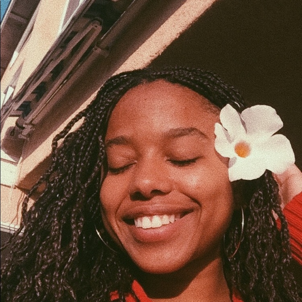 Meet your Posher, Nia